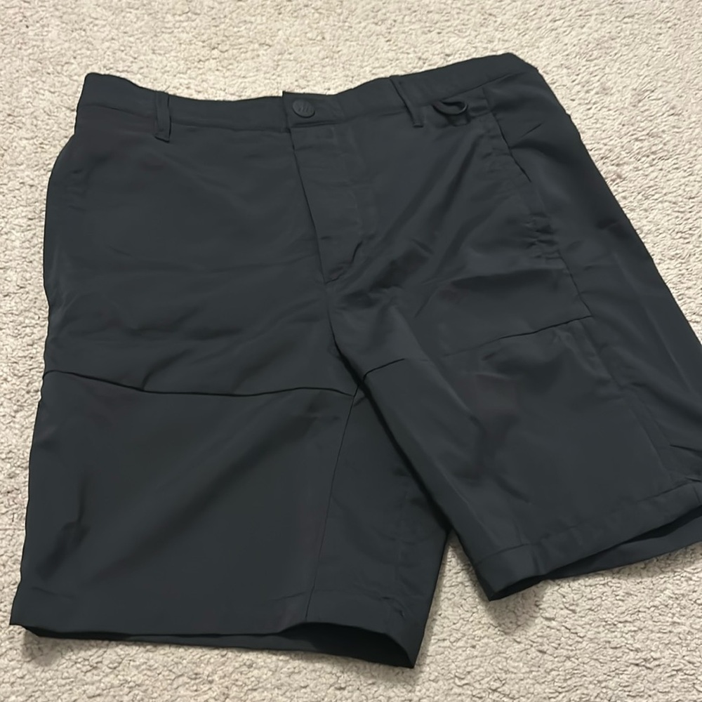 All in motion shorts size 32